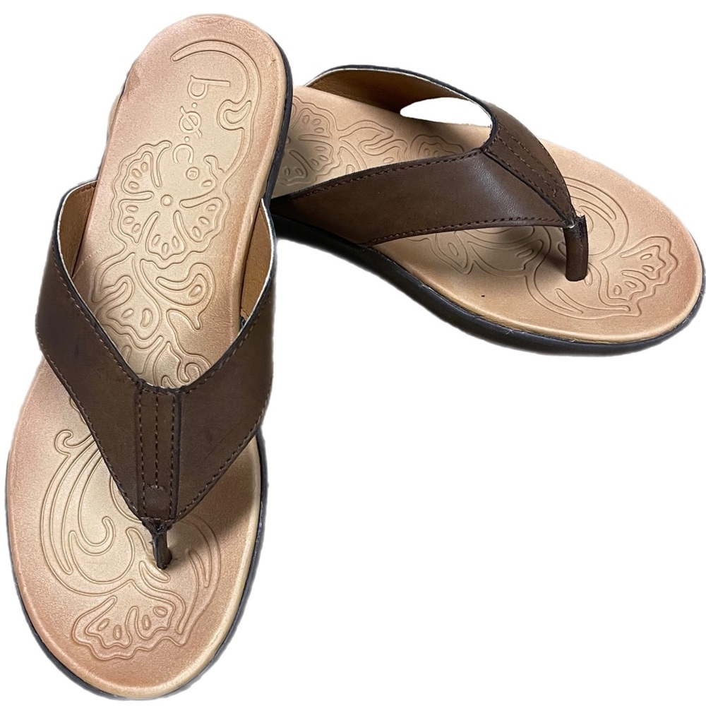 B.O.C. Aimee Flip Flops size 8 Brown